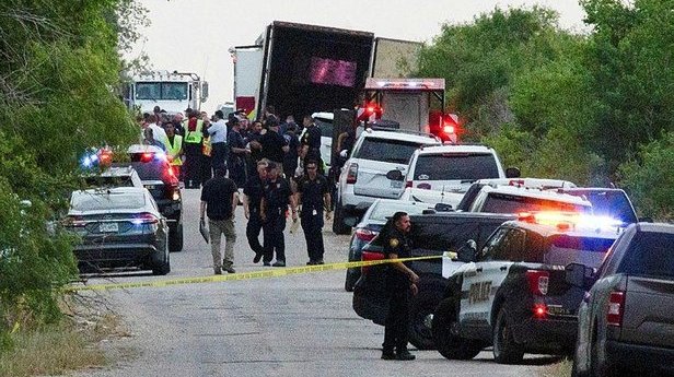 Bir kamyonda göçmen olduğu düşünülen 42 kişi ölü bulundu