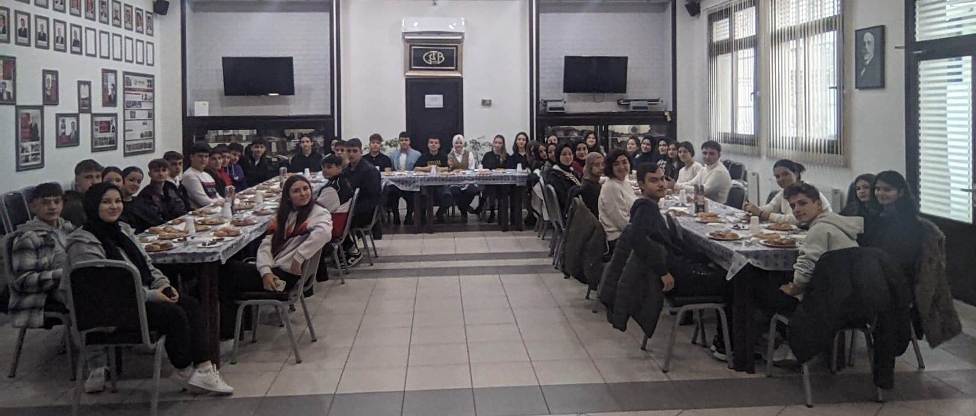 Gümülcine Türk Gençler Birliği Yeni Nesil Kolu üyeleri ile bir araya geldi