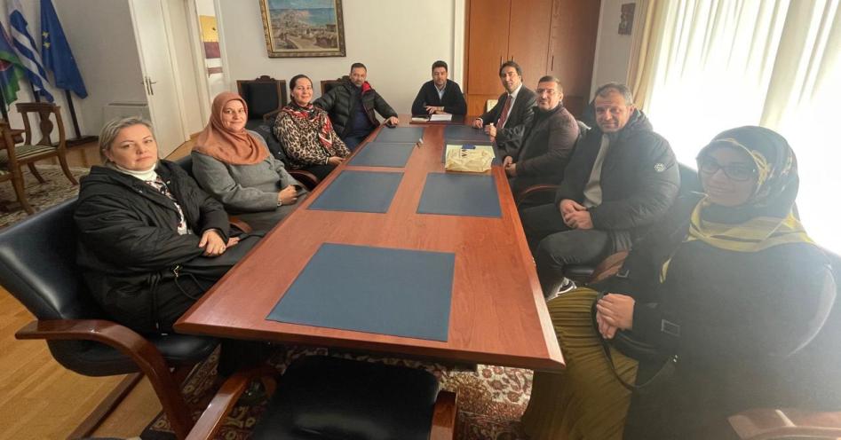 İskeçe Azınlık Okulu Encümen Heyeti, İskeçe Belediye Başkanı Kontos ile görüştü