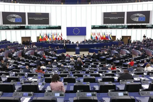 Sandık çıkış anketine göre Avrupa Parlamentosu seçimlerinde partilerin milletvekili sayıları