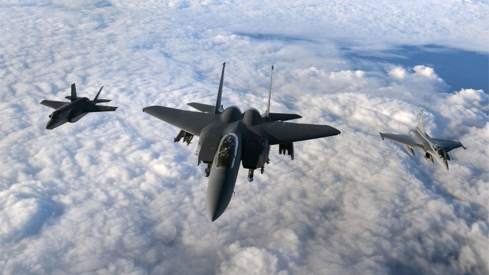 Yunanistan'ın Fransa'dan temin ettiği Rafale tipi 24 savaş uçağının teslimatı tamamlandı