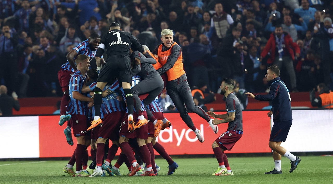 2021-22 sezonu şampiyonu Trabzonspor!