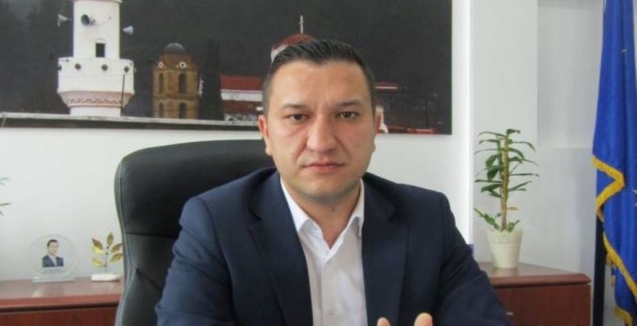 Önder Mümin istifa etti