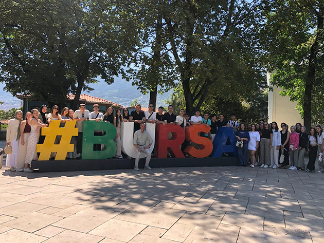 İskeçe Türk Birliği Gençlik Kolu üyelerine yönelik Bursa ve Söğüt gezisi düzenlendi