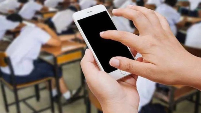 Avrupa'da okullarda akıllı telefon yasağı yaygınlaşıyor