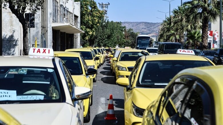 Taksiciler 48 saatlik greve gitti