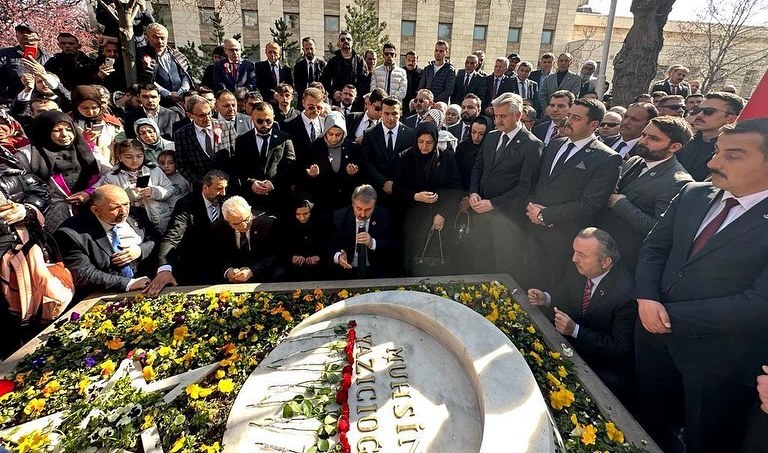 Sadık Ahmet Ailesi, Muhsin Yazıcıoğlu’nun vefatının 14. yılında düzenlenen anma törenine katıldı
