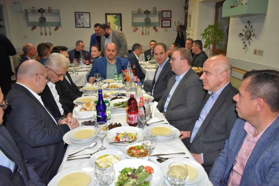 Eyalet Başkanı Hristos Metios iftar yemeği verdi