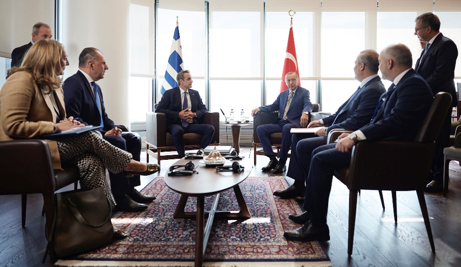 Erdoğan ile Miçotakis Türkevi’nde bir araya geldi
