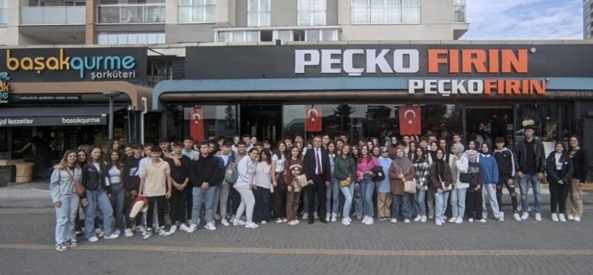 GTGB Gençlik Kolu İstanbul’da Kitap Fuarı’na katıldı