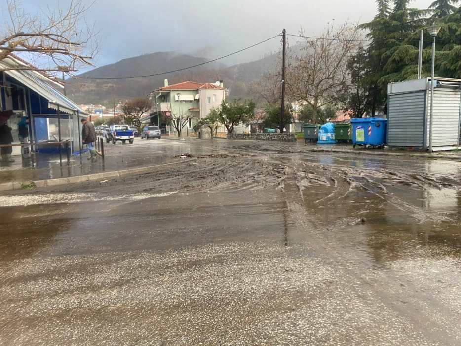 Yassıköy belediyesinde şiddetli yağış sele neden oldu