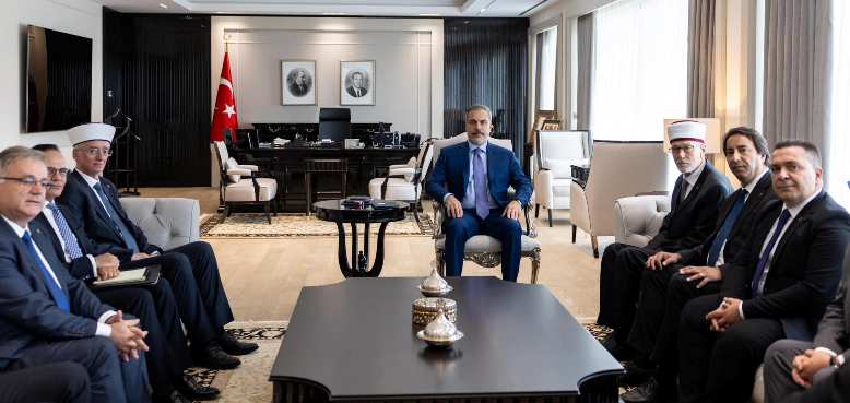 Hakan Fidan Batı Trakya Türk Azınlığı Danışma Kurulu üyelerini kabul etti
