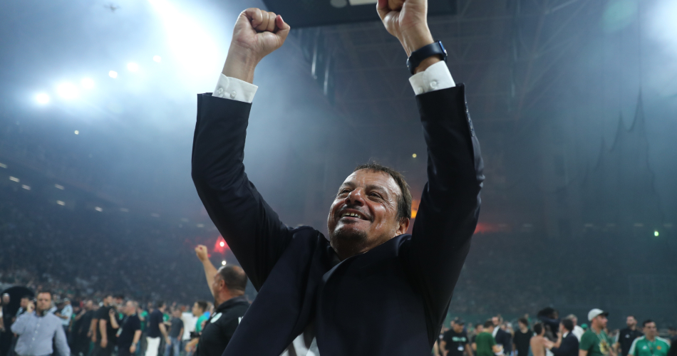 Ergin Ataman, Yunanistan'da yılın başantrenörü seçildi