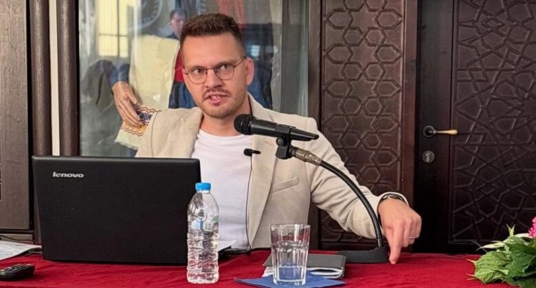 Koray Bağdatlı insanı anlatıyor: “Sorun teşhiste değil, anlamada”