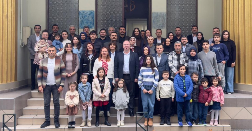 Başkonsolos Ünal, Öğretmenler Gününde kontenjan öğretmenlerle buluştu