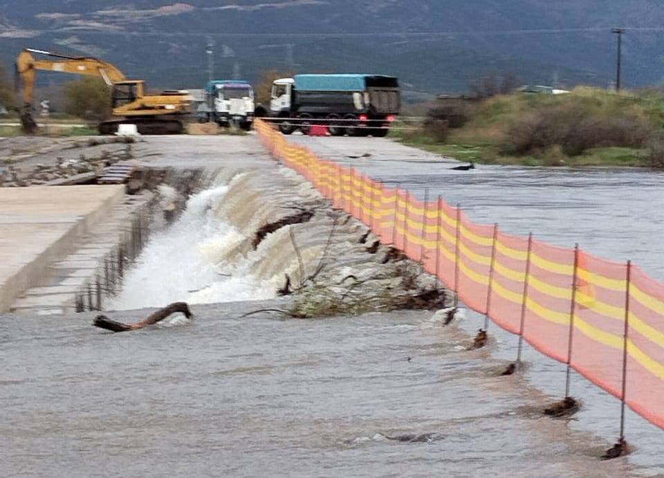 Sıçanlık çayındaki İrlanda geçidi yoğun yağış nedeniyle trafiğe kapatıldı