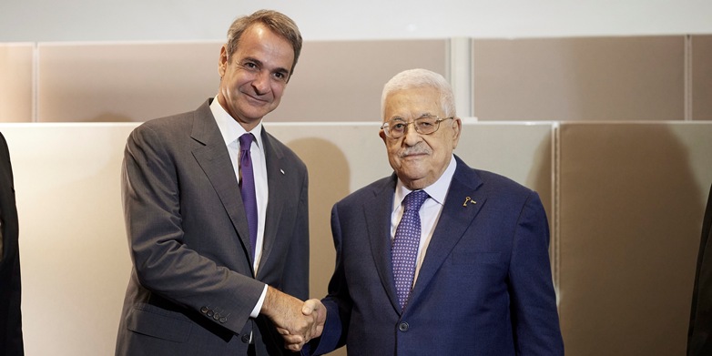 Başbakan Miçotakis, Filistin Devlet Başkanı Abbas ile telefonda görüştü