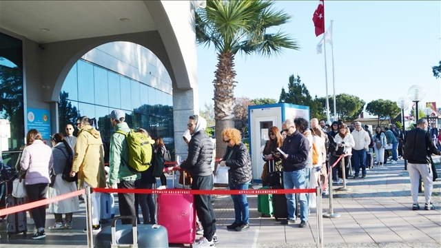 71 bin 648 Türk, kapıda vize ile Yunan adalarını ziyaret etti