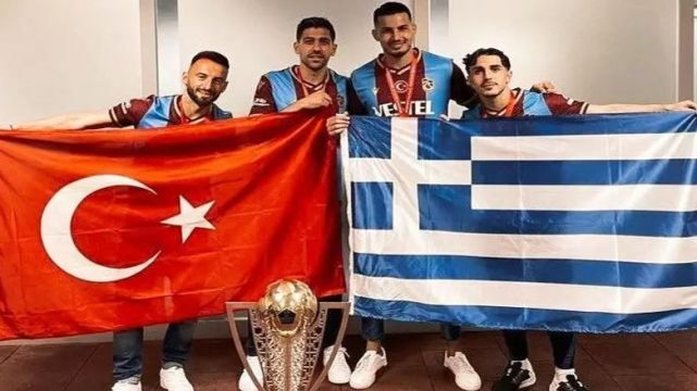 Bakasetas ve Siopis’ten Türk Bayrağı ile paylaşım
