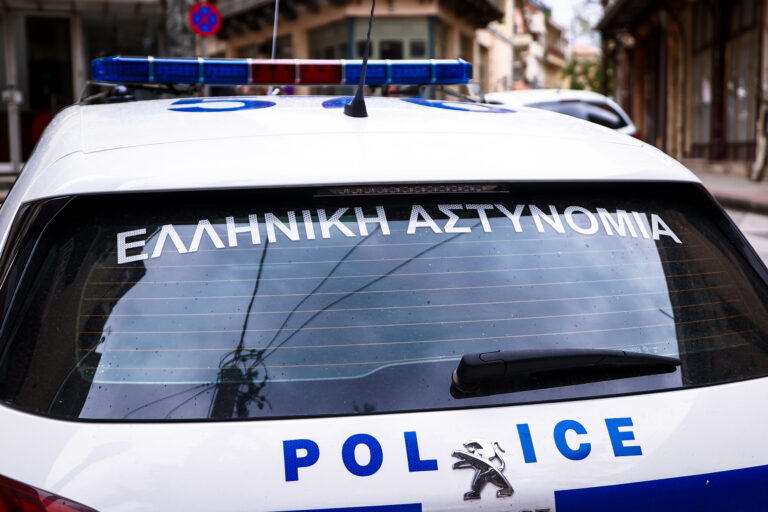 81 yaşındaki adam eşini tornavida ile öldürdü