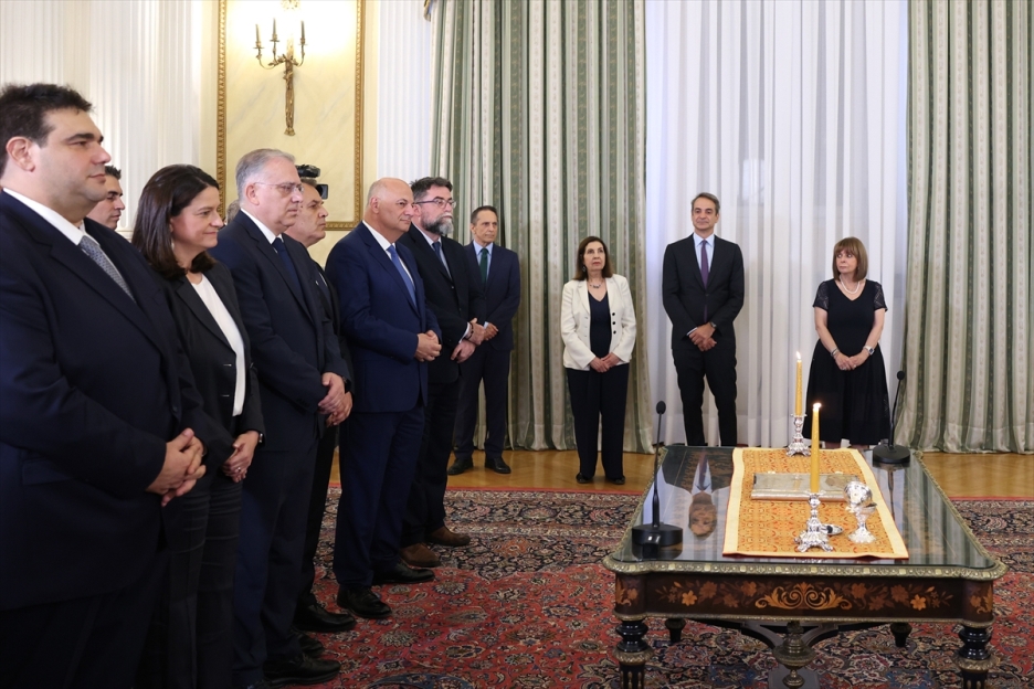 Yeni kabine üyeleri yemin ederek göreve başladı