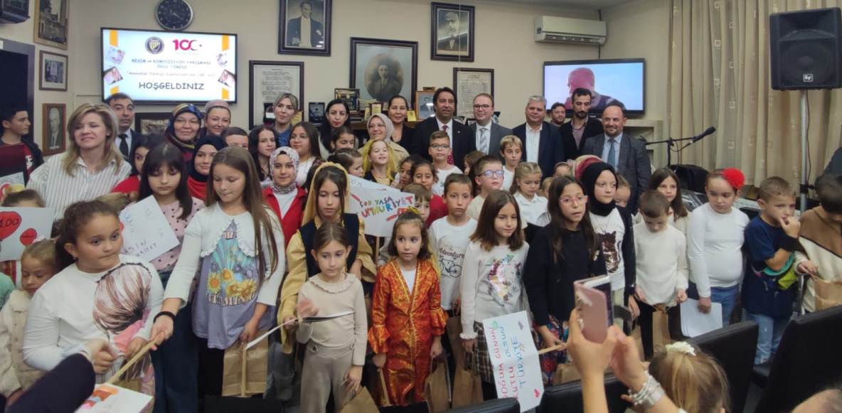 “Anavatan Türkiye Cumhuriyeti’nin 100. Yılı Anısına Resim ve Kompozisyon Yarışması Ödül Töreni” etkinliği büyük katılımla yapıldı