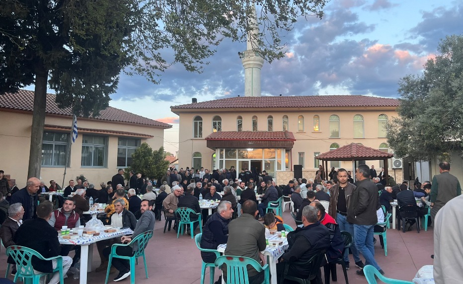 Çelebiköyde Kadir Gecesi iftar geleneği devam etti