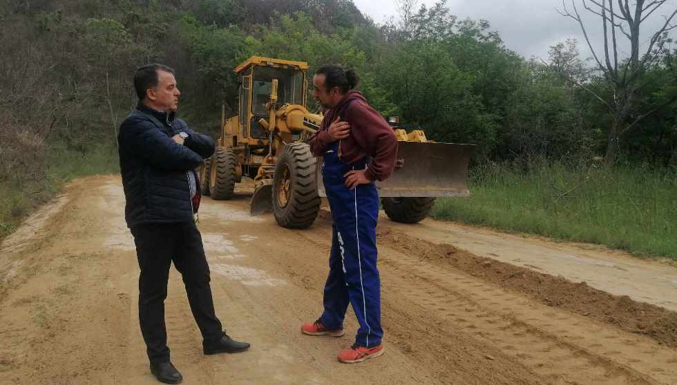Kirazlı’da yol bakım çalışmaları devam ediyor