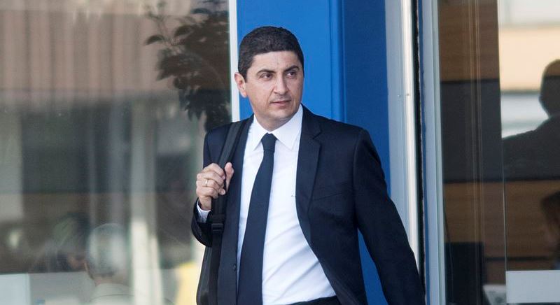 Avgenakis partisinden ihraç edildi