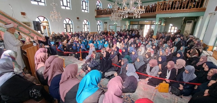 Gümülcine Seçilmiş Müftülüğü Bayan Kur’an kursu öğrencilerinden Berat Kandili programı