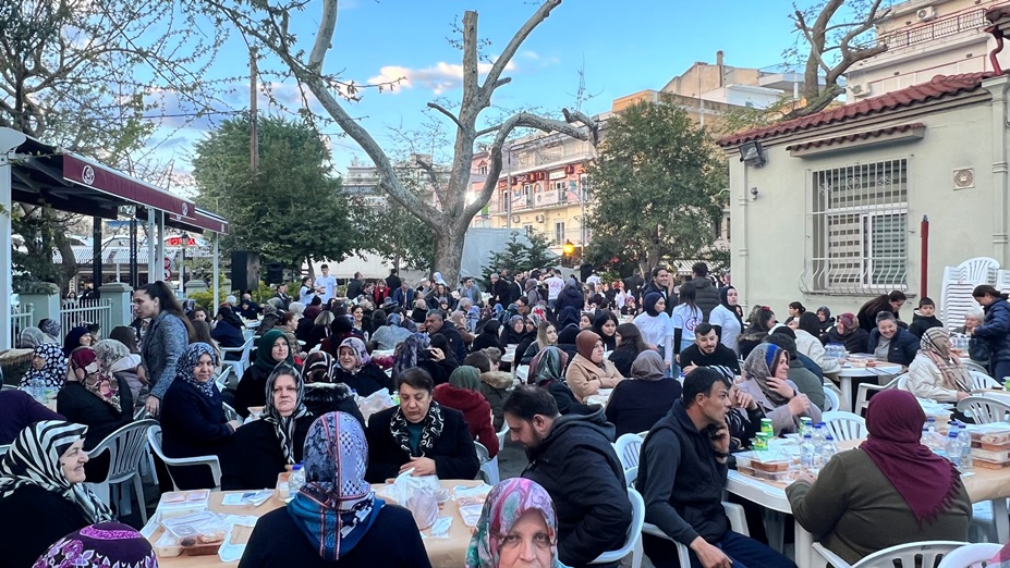 Gümülcine Müftülüğü ve GTGB iftarına soydaşlardan yoğun ilgi