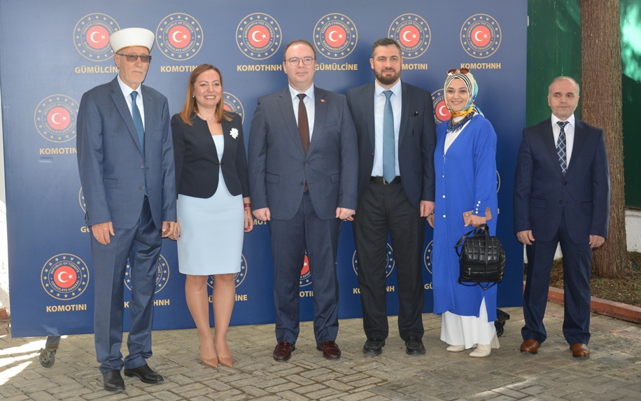 Türkiye Cumhuriyeti Gümülcine Başkonsolosluğundaki bayramlaşmaya yoğun ilgi