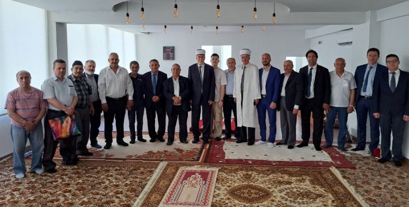 Danışma Kurulu üyeleri Selanik’te yaşayan soydaşlarla birlikte Cuma namazı kıldı
