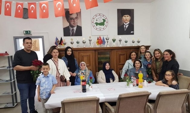 Gütersloh Aile Birliği Anneler Günü’nü kutladı