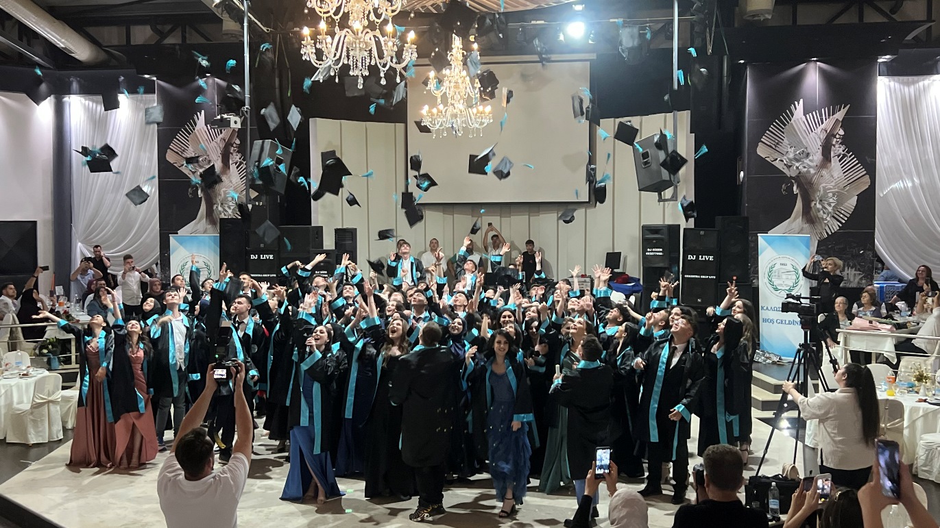 Gümülcine Celal Bayar Azınlık Lisesi 89 mezun verdi