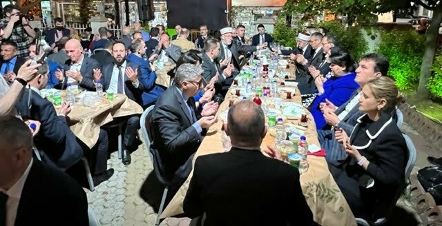 “Sizlerin yanınızda olacağız”