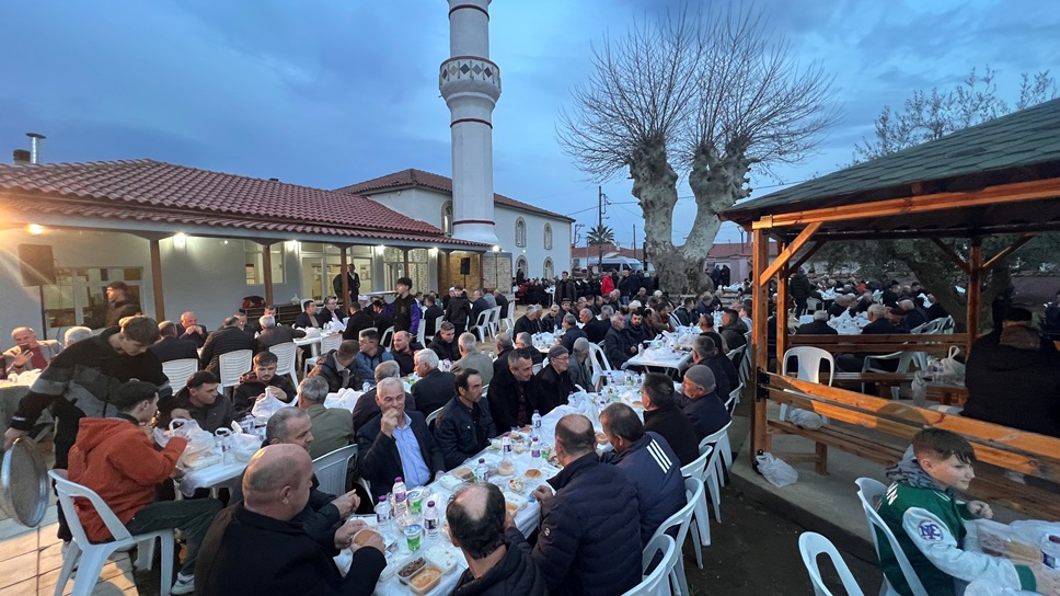 Bıyıklıköy iftarında soydaşlar bir araya geldi