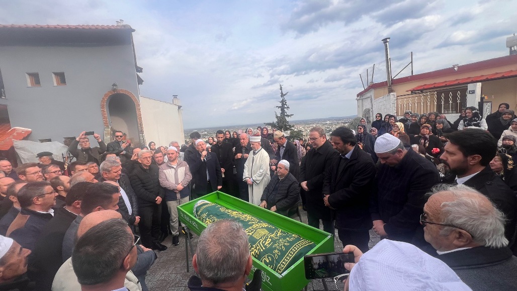 Ozan Ahmetoğlu’nun babası öğretmen Özer Ahmetoğlu son yolculuğuna uğurlandı