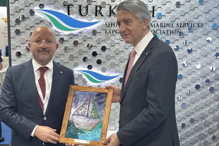 Türk ve Yunan denizcilik sektörü temsilcileri Atina'da buluştu