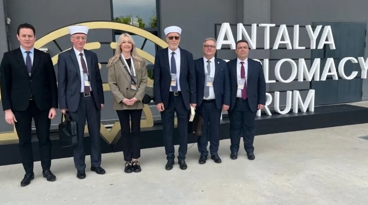 Batı Trakya Türkleri Antalya Diplomasi Forumu'nda temsil edildi