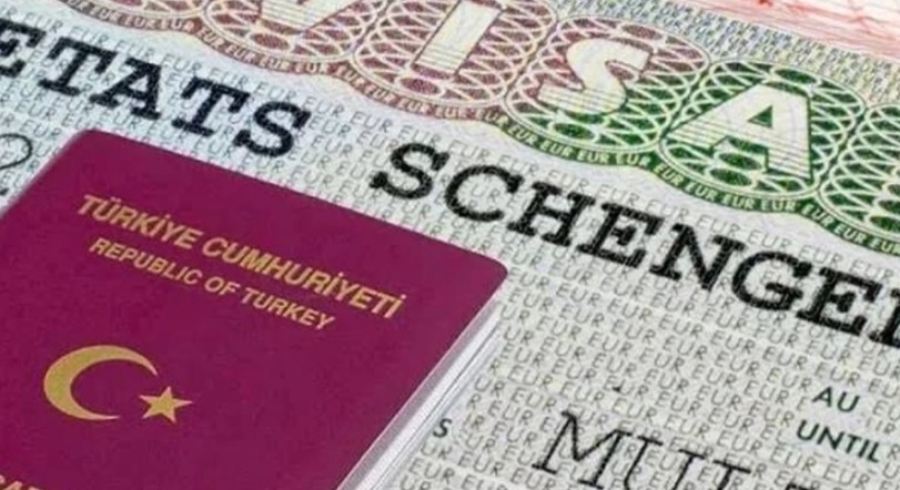 AB Komisyonu'ndan Türk vatandaşlarına Şengen vizesi adımı