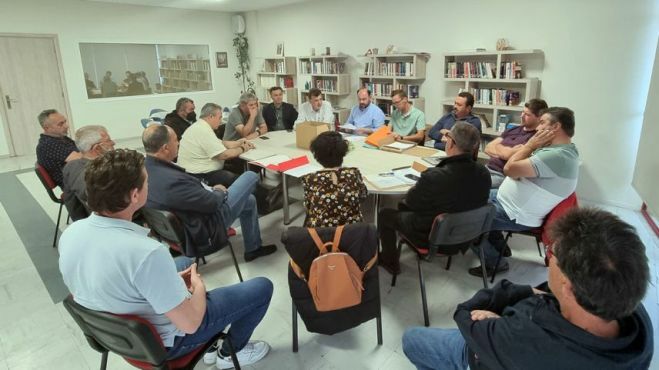 İskeçe'de mütevelli heyetleri toplantıda bir araya geldi