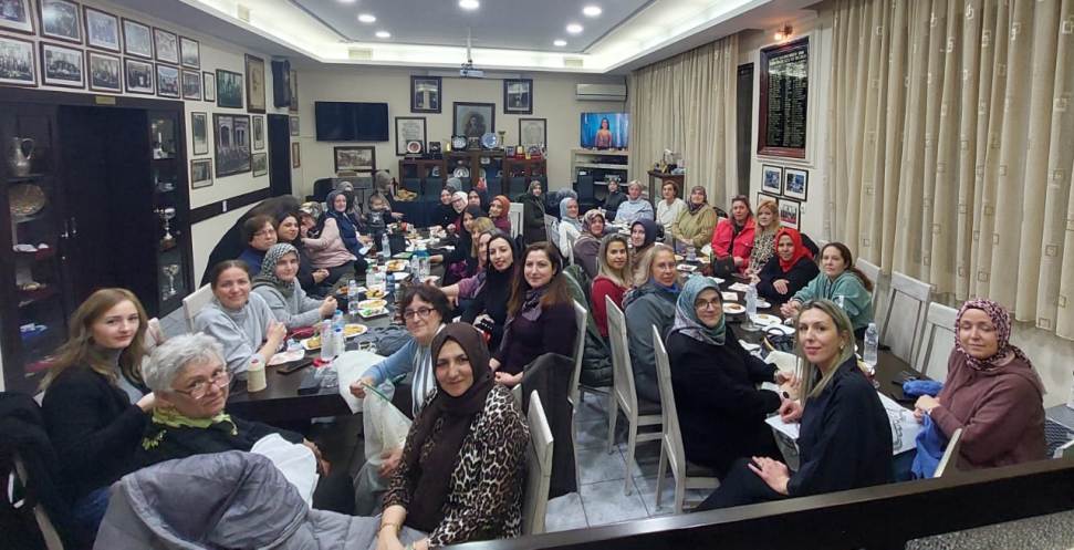 İTB’deki “Muhabbet Örüyoruz, Muhabbetle Örüyoruz” etkinliğin ilk buluşması yoğun katılımla gerçekleşti