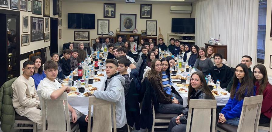 İskeçe Türk Birliği Gençlik Kolu iftarda bir araya geldi