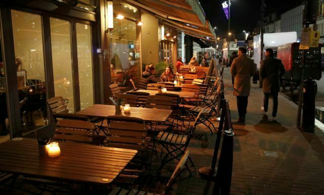 Yeni uygulamalar yarın başlıyor, restoran ve kafelerde kısıtlamalar kaldırılıyor