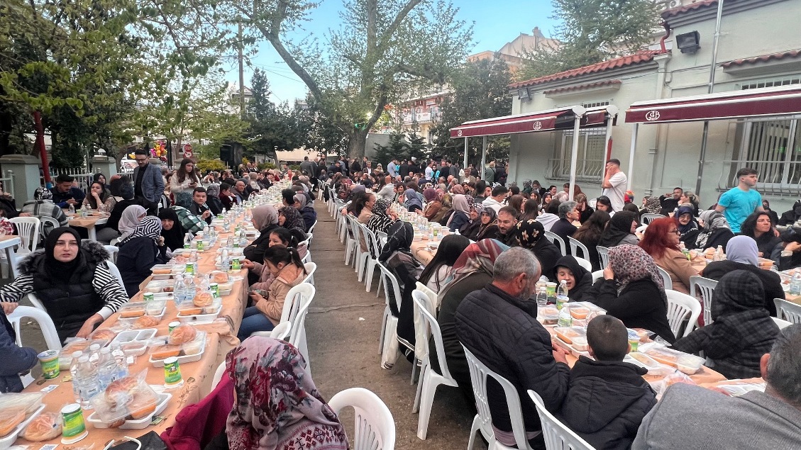 Gümülcine Müftülüğü ve GTGB iftarı büyük katılımla gerçekleşti