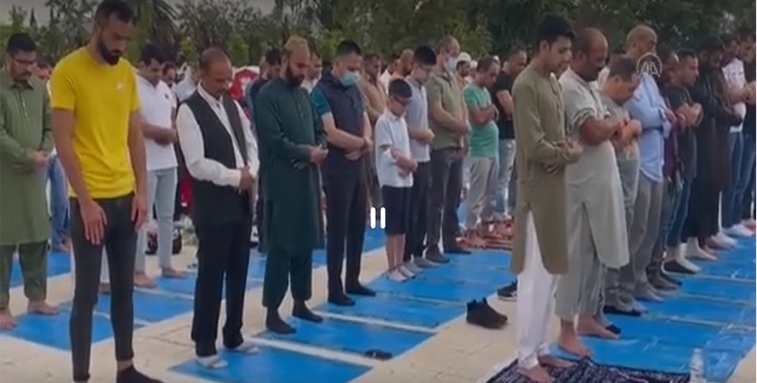 Atina'da Kurban Bayramı namazı kılındı