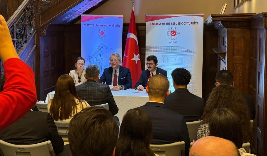 Atina Büyükelçiliği, Yunanistan'da faaliyette bulunan Türk iş insanlarını bir araya getirdi