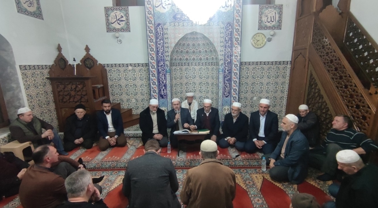 Gümülcine Müftülüğü Yenimahalle Camii'nde Berat Kandili programı düzenlendi