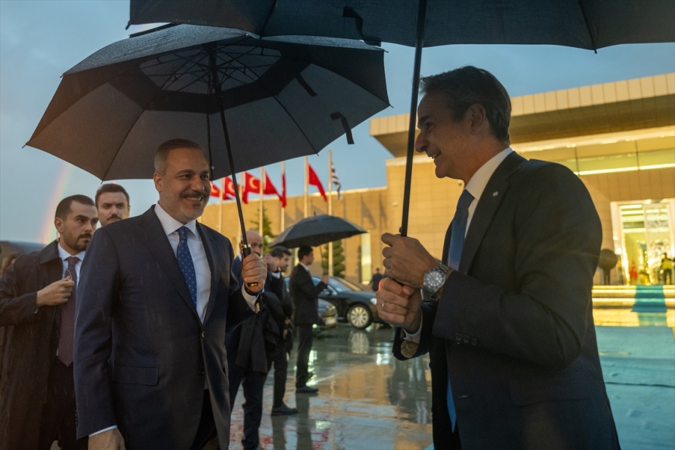 Başbakan Miçotakis, Türkiye'den ayrıldı